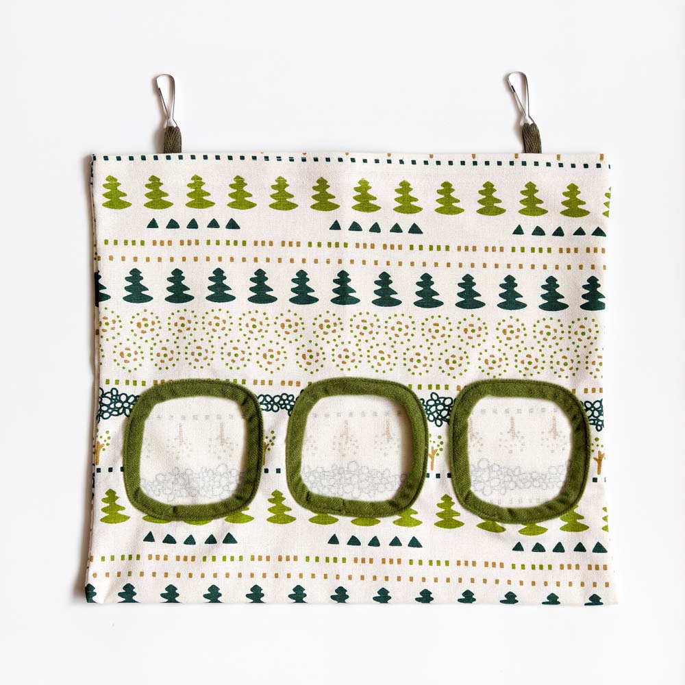 Large Hanging Rabbit Hay Bag Feeder – Durable Polyester Fabric, Triple Openings, Large Capacity Design