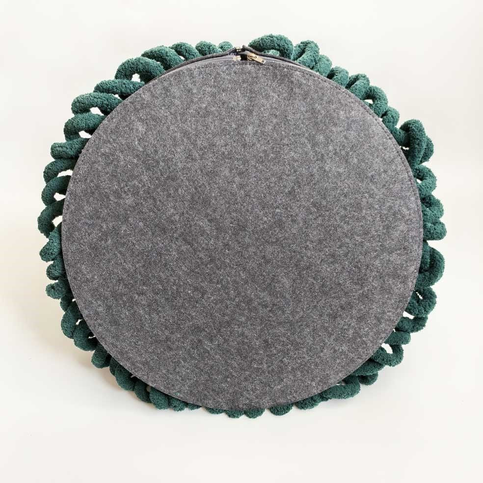 Christmas Tree-Shaped Felt Bunny Hideout with Mat – Spacious, Stable & Festive