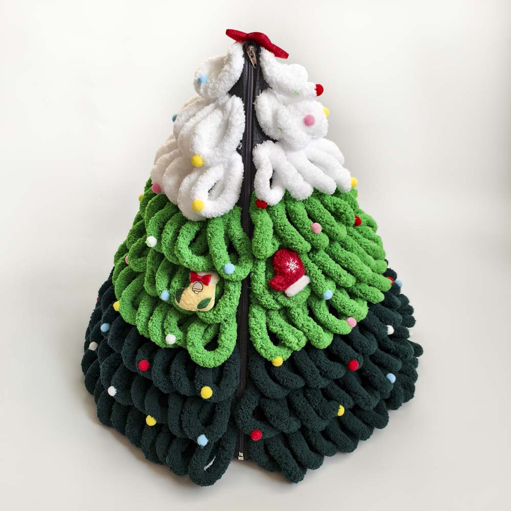Christmas Tree-Shaped Felt Bunny Hideout with Mat – Spacious, Stable & Festive